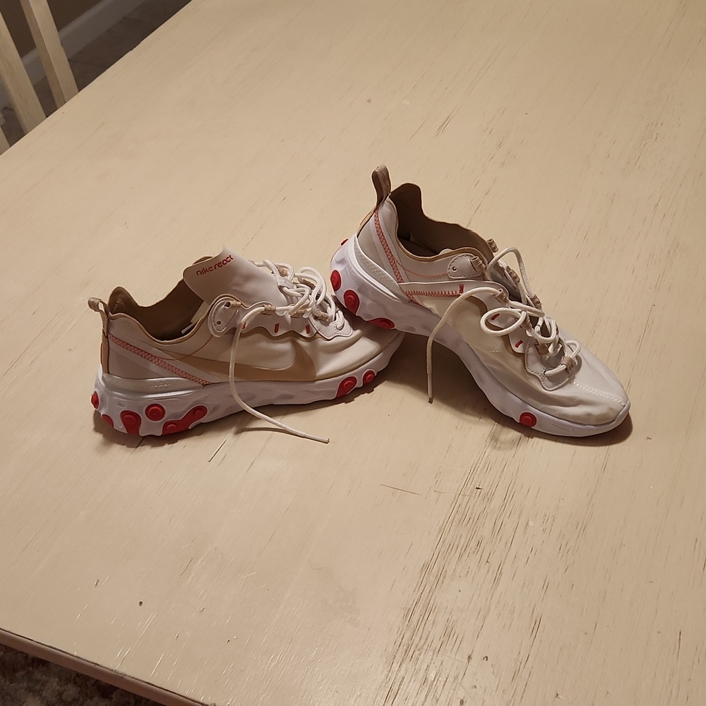 Nike Reacts 8.5W